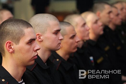 С начала года в российские воинские части прибыли почти 175 тыс. контрактников