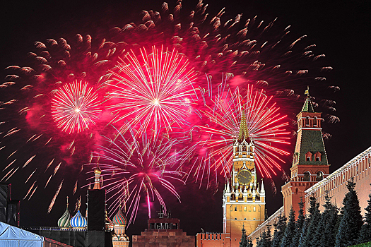Опубликован список мест запуска салютов на День города в Москве