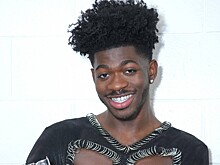 Рэпер Lil Nas X пришел на Хэллоуин в костюме тампона и разозлил пользователей Сети