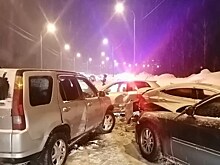В Томске три человека пострадали при столкновении пяти машин