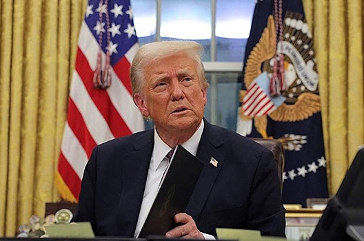 Трамп пригрозил странам БРИКС ввести пошлины в 100% на их бизнес с США