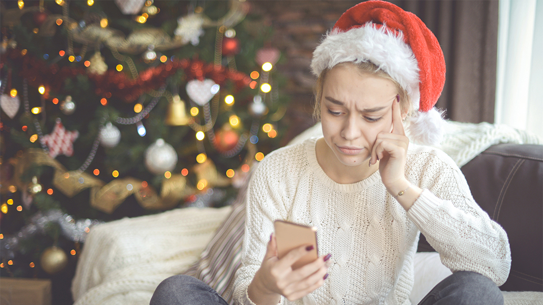 Россиян предупредили о новогодних приманках мошенников