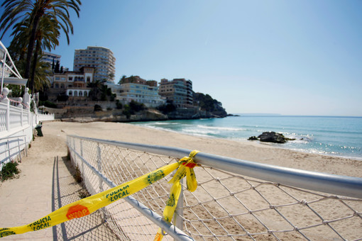 Квадроцикл переехал загоравшую на пляже туристку на глазах у ее мужа