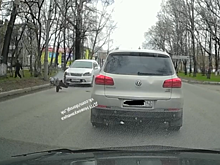 Автомобиль сбил перебегавшего дорогу школьника в Новокузнецке