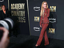 55-летняя Николь Кидман вышла на публику в пиджаке без нижнего белья