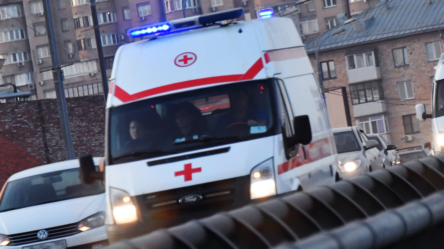 В Перми два человека пострадали в ДТП с легковушкой и скорой помощью
