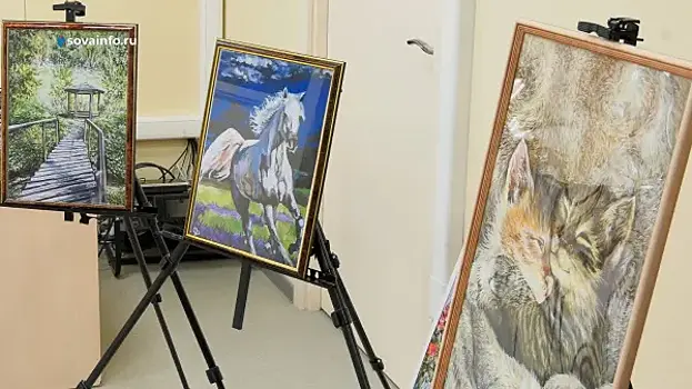 В Самаре для ветеранов СВО и их семей организовали творческую встречу с инклюзивной художницей