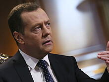 Медведев: налоговый маневр не должен навредить ни компаниям, ни потребителям продукции