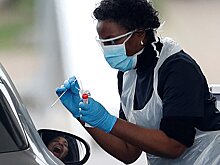 Угроза просрочки: США поделятся запасами вакцины от COVID-19