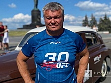 Тактаров приехал в Нижний Новгород на раритетном автомобиле