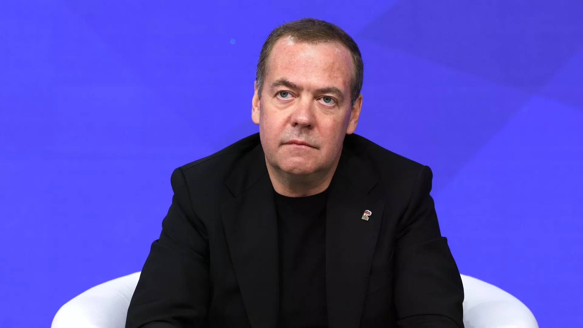 Медведев заявил, что решающий вклад в поражение Гитлера внес СССР - EuroPress.news