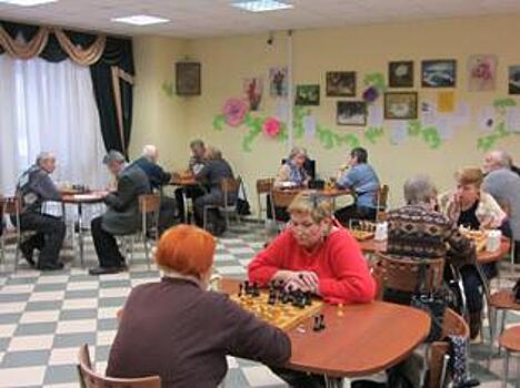 В центре соцобслуживания «Головинский» сыграли в шахматы