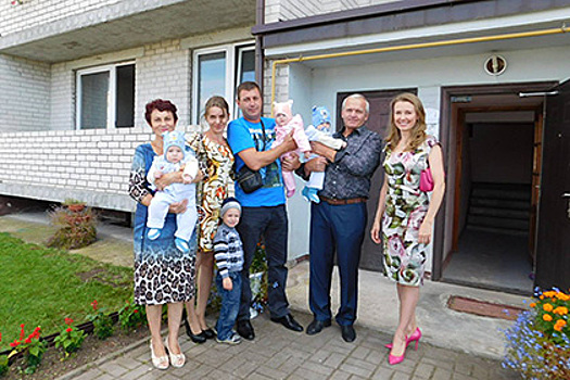 Жена калининградского губернатора подарила свою квартиру многодетной семье