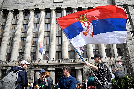 По стандартам "цветной революции": что известно о ситуации в Белграде