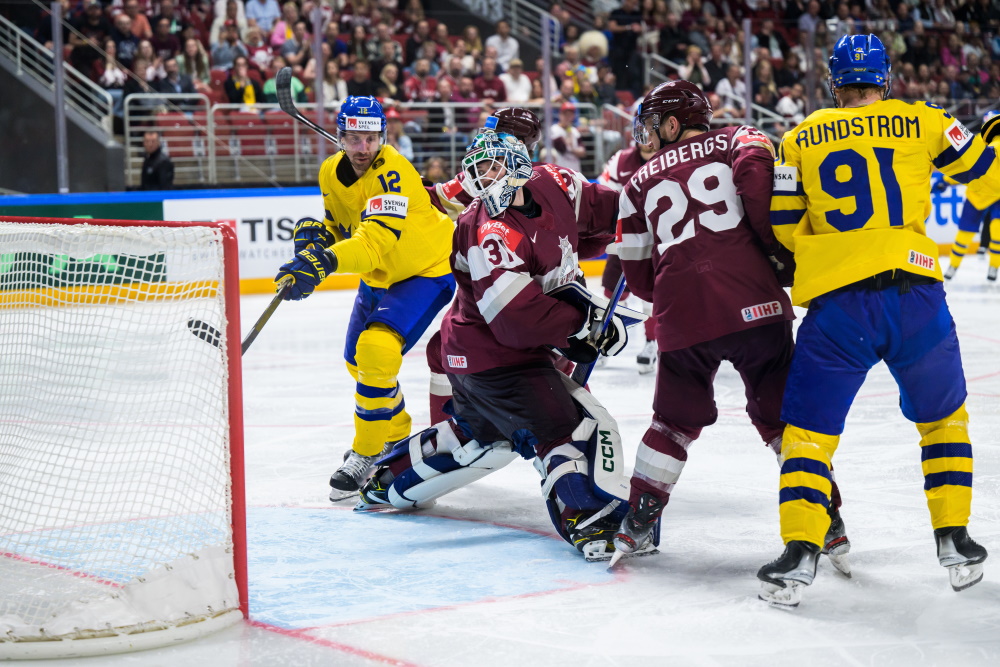 Латвия обыграла сборную Швеции и впервые в своей истории вышла в полуфинал ЧМ