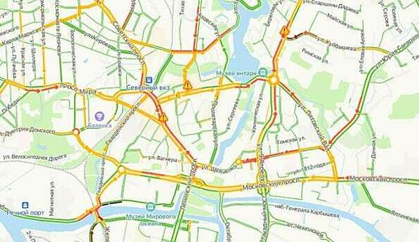 Центр Калининграда утром в четверг встал в километровой пробке