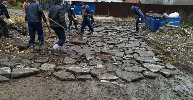 В столице Чувашии пожаловались на труднодоступные мусорные контейнеры