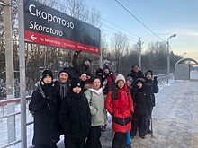 Ученики школы № 1948 совершили туристический поход с возложением цветов к братским могилам