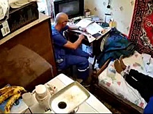 В Москве приехавшие на вызов к ветерану медики обыскали его квартиру