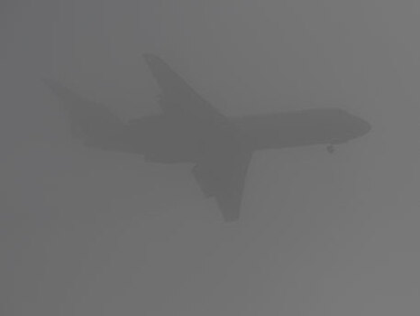 Международный аэропорт Екатеринбурга не принимает рейсы из-за тумана
