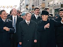 День в истории: Белый дом охраняют, к юбилею Казани — готовятся