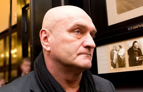 На чем ездит популярный российский актер Александр Балуев