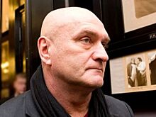 На чем ездит популярный российский актер Александр Балуев