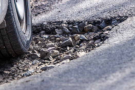 Жителям британского графства пообещали ремонт дороги через 103 года