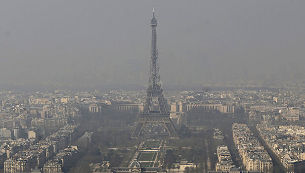 Париж накрыл смог