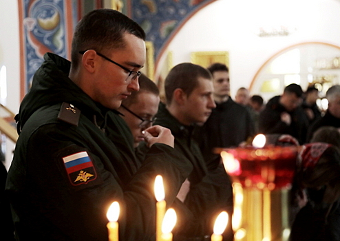 Военнослужащие ВВО на Сахалине побывали на пасхальной службе