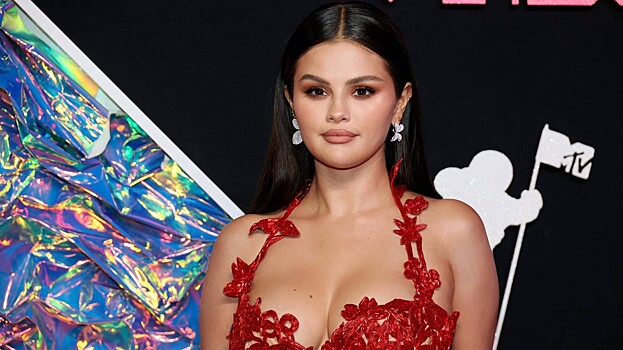 В Сети активно обсуждают внешность Селены Гомес