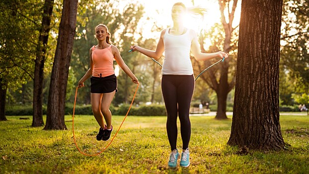 Фитнес-эксперт назвал самые результативные «прыжковые» занятия