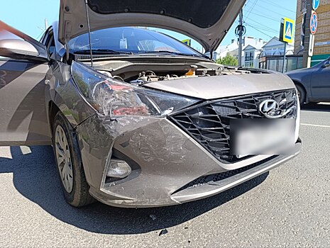 Восточные иномарки не поделили дорогу в Костроме