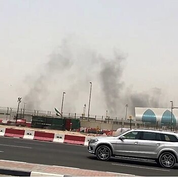 В аэропорту Дубая горит самолёт
