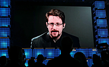 Сноуден принял присягу и получил российский паспорт