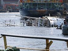 Потери от затонувшего в Неве судна оценили в миллиард рублей