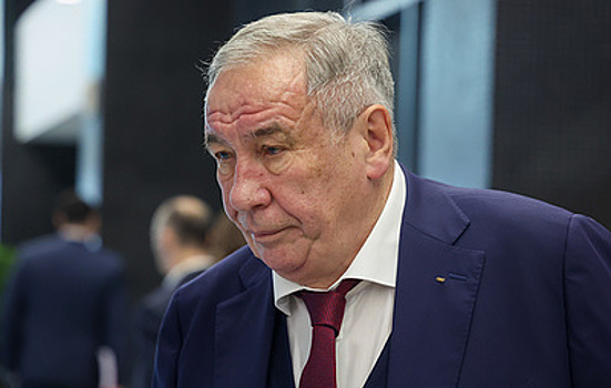Тарпищев связал поражение Даниила Медведева на Уимблдоне с качеством травяного покрытия