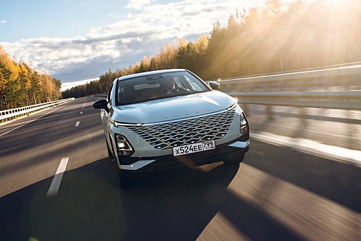 Стала известная цена самой доступной версии кроссовера Omoda C5 в России