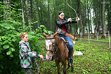 Выстрел в цель: как в Москве обучают конно-лучной стрельбе