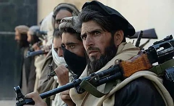 Один из главных врагов «Талибана» сбежал в Узбекистан — это может спровоцировать приграничный конфликт