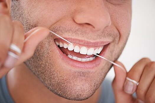 Стоматолог раскрыл правильный способ использования зубной нити