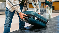 Авиакомпании пользуются незнанием: названы ошибки при задержке багажа