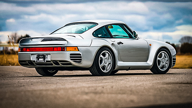 Первый суперкар Porsche выставили на продажу