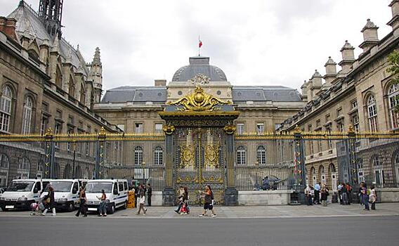 Правосудие по-французски: негры - поджигатели храмов и убийцы гуляют на свободе
