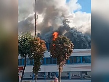 Мощный взрыв прогремел во время пожара на фабрике в Белоруссии: видео