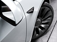 Электрокары Tesla научились следить за износом шин в реальном времени