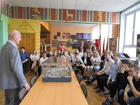Старшеклассники школы № 2093 пообщались с вице-президентом Международной Ассоциации ветеранов подразделения «Альфа»