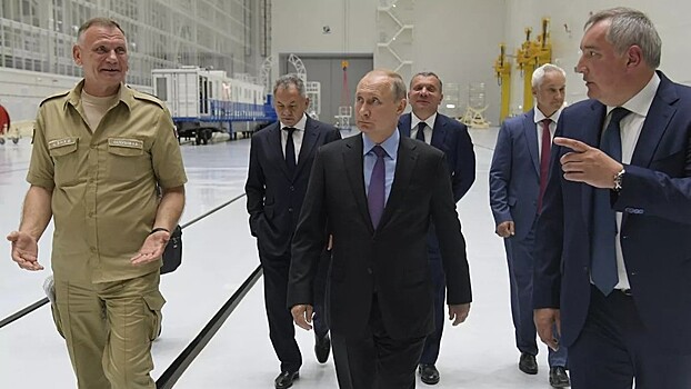 Путин призвал «быть на шаг впереди» на рынке космических услуг