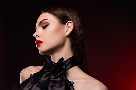 Полиция вскрыла квартиру 23-летней красавицы, которая год не выходила из дома