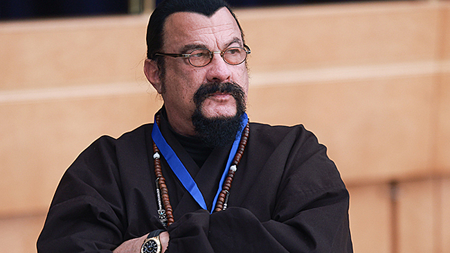 Стивен Сигал продает свой особняк на Рублевке